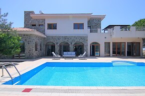 Phaedrus Living Luxury Villa Kathikas
