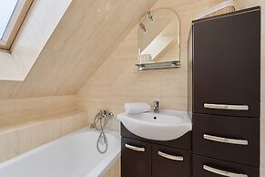 Semaforowa Apartment Wroclaw by Renters