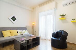 Charming 1-bed Apartment Near Piraeus Port