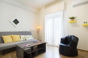 Charming 1-bed Apartment Near Piraeus Port