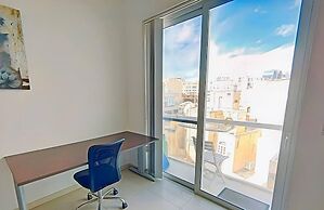 Remarkable 2-bed Apartment in St Julians