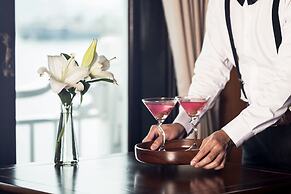 Hera Classic Boutique Cruises