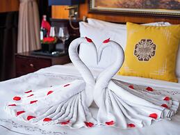 Hera Classic Boutique Cruises