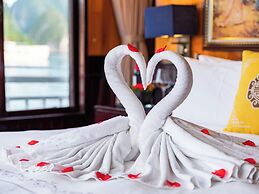 Hera Classic Boutique Cruises