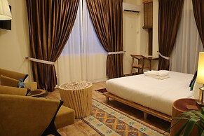 Dumani Nagar Hotel & Resort