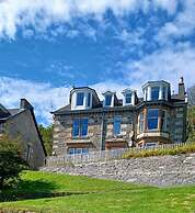 Outstanding, Georgian Flat Overlooking the bay
