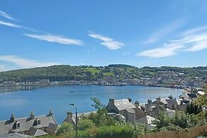 Outstanding, Georgian Flat Overlooking the bay