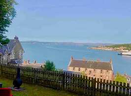 Outstanding, Georgian Flat Overlooking the bay