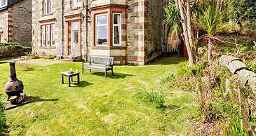 Outstanding, Georgian Flat Overlooking the bay