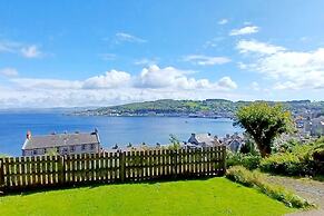Outstanding, Georgian Flat Overlooking the bay
