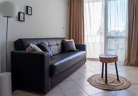 Modern Apartment With Balcony, Near Shopping Mall