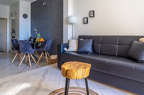 Modern Apartment With Balcony, Near Shopping Mall