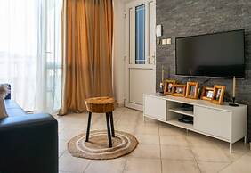 Modern Apartment With Balcony, Near Shopping Mall