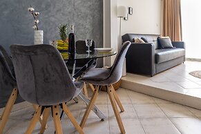 Modern Apartment With Balcony, Near Shopping Mall