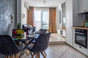 Modern Apartment With Balcony, Near Shopping Mall