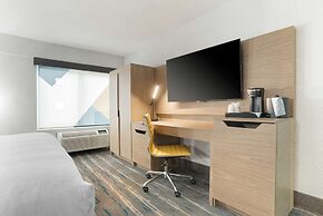 Best Western Plus Mobile Inn & Suites