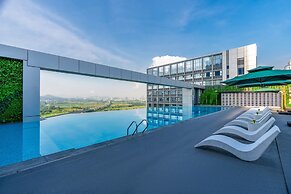 EVEN Hotels Shenzhen Guangming Cloud Park by IHG