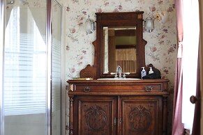 The Adams Pragge House