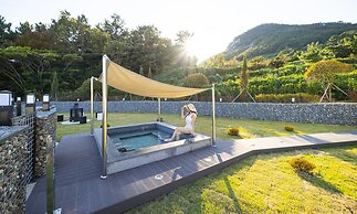 Baekya Pool Villa & Kids