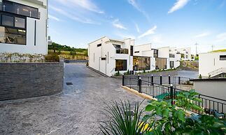 Baekya Pool Villa & Kids