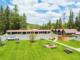 Beargrass Lodging and RV Resort