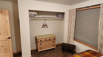 Beargrass Lodging and RV Resort