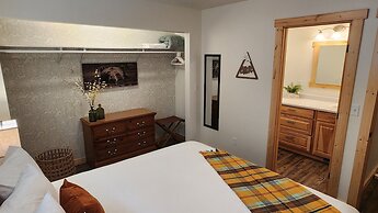 Beargrass Lodging and RV Resort