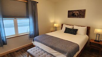 Beargrass Lodging and RV Resort