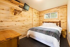 Beargrass Lodging and RV Resort