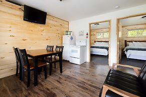 Beargrass Lodging and RV Resort