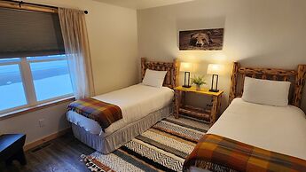 Beargrass Lodging and RV Resort