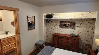 Beargrass Lodging and RV Resort