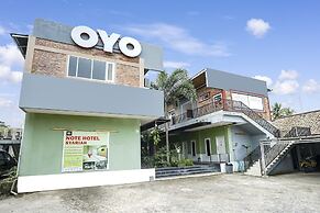 OYO Life 91027 Note Hotel Syariah