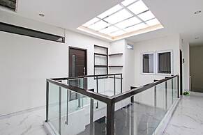 Super OYO Capital O 91665 D'prof Exclusive Guesthouse