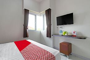 Super OYO Capital O 91665 D'prof Exclusive Guesthouse