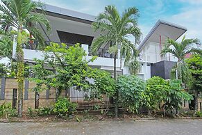 Super OYO Capital O 91665 D'prof Exclusive Guesthouse