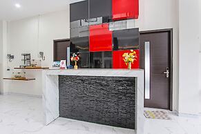 Super OYO Capital O 91665 D'prof Exclusive Guesthouse