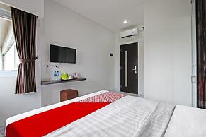 Super OYO Capital O 91665 D'prof Exclusive Guesthouse