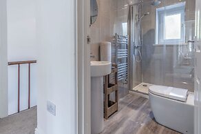 Canol Y Bryn - 3 Bedroom Holiday Home - Tenby