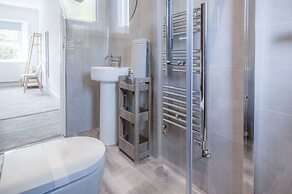 Canol Y Bryn - 3 Bedroom Holiday Home - Tenby