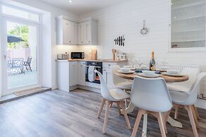 Canol Y Bryn - 3 Bedroom Holiday Home - Tenby