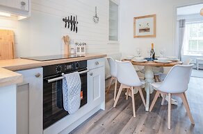 Canol Y Bryn - 3 Bedroom Holiday Home - Tenby