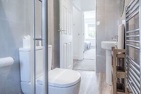 Canol Y Bryn - 3 Bedroom Holiday Home - Tenby