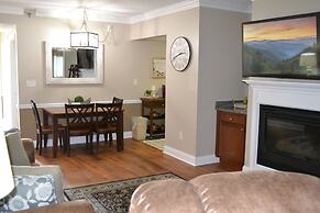 Smoky Mountains 107 2bd Condo With Fireplace 2 Bedroom Home by RedAwni