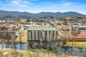 Smoky Mountains 107 2bd Condo With Fireplace 2 Bedroom Home by RedAwni