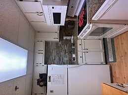 Riverside 605 2bd Condo With Mountains View Private Balcony 2 Bedroom 