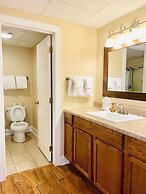 204 2-Bedroom 2 Home by RedAwning