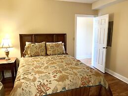 204 2-Bedroom 2 Home by RedAwning