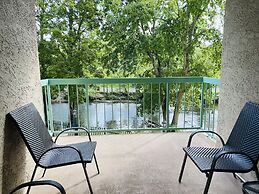 204 2-Bedroom 2 Home by RedAwning