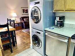 204 2-Bedroom 2 Home by RedAwning